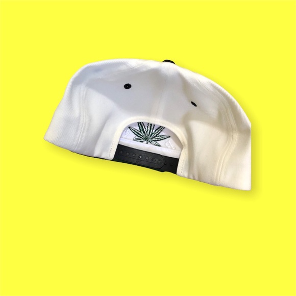 Born X Raised Chronic Leaf - Picture 2 of 3